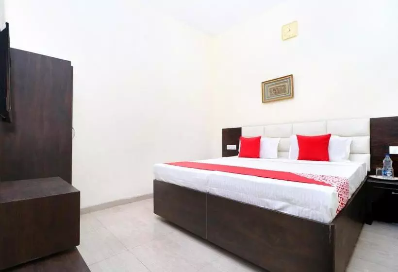 ホテル Oyo 6623 Namaskar Villa