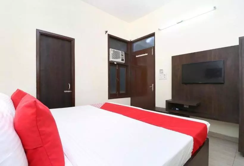ホテル Oyo 6623 Namaskar Villa