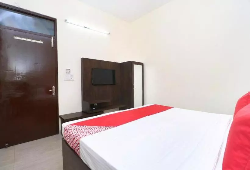 ホテル Oyo 6623 Namaskar Villa