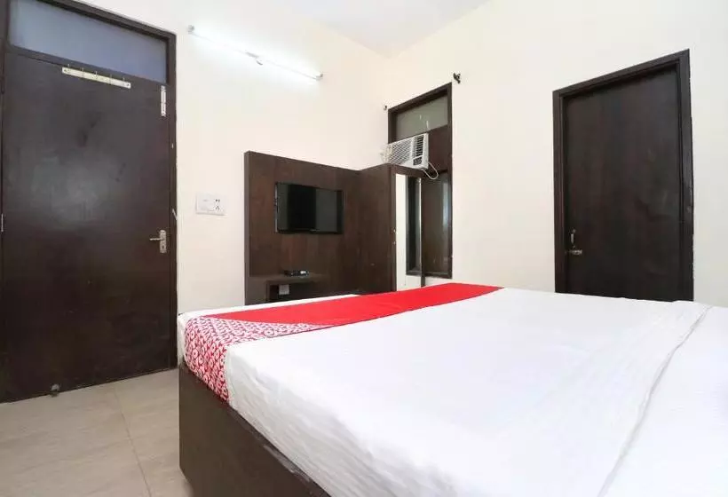 ホテル Oyo 6623 Namaskar Villa