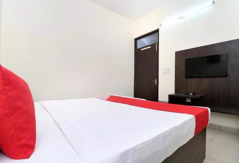 ホテル Oyo 6623 Namaskar Villa
