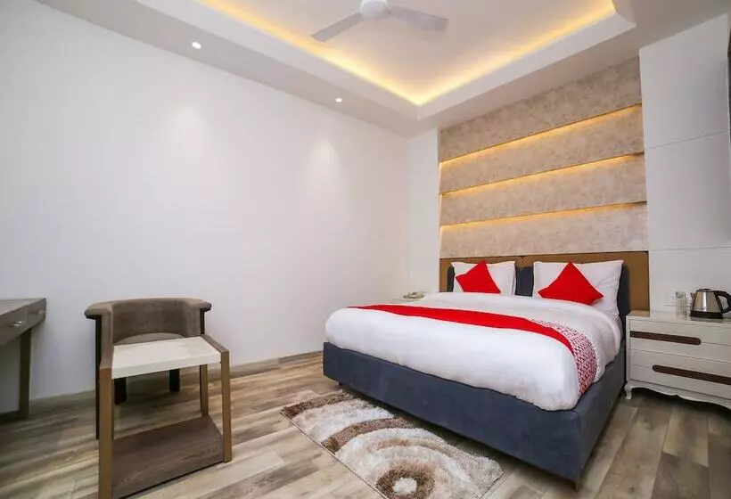 ホテル Townhouse Oak  Dev Palace