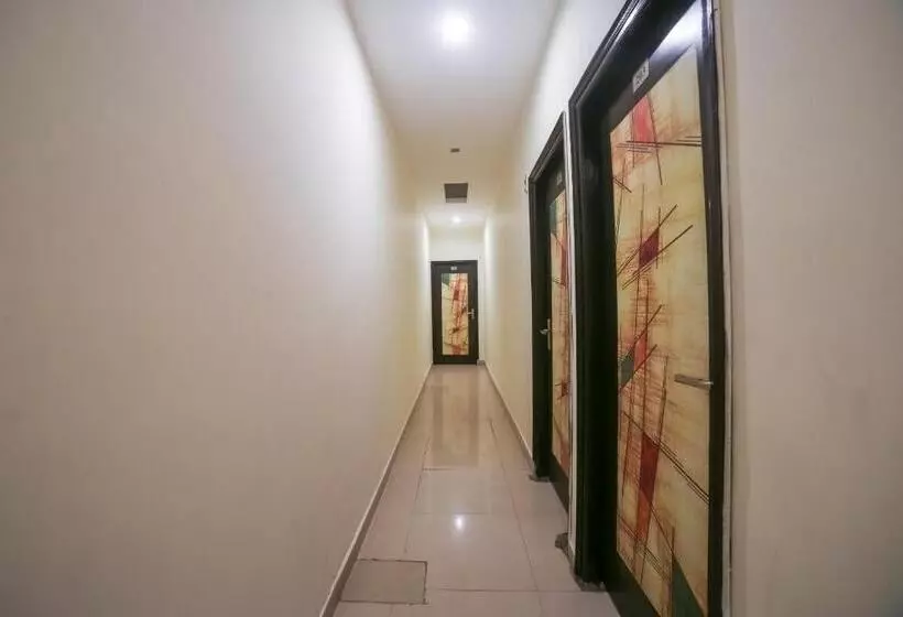 Oyo 19875 Hotel West Delhi Inn
