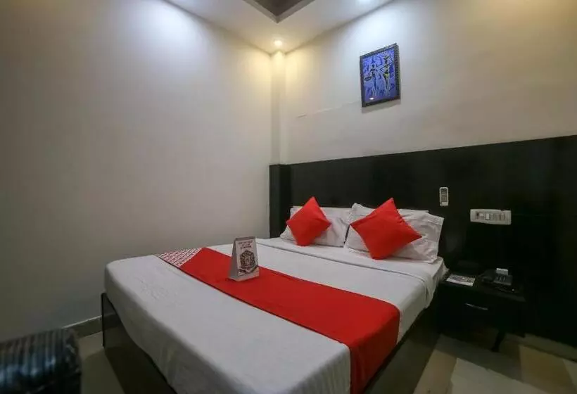 Oyo 19875 Hotel West Delhi Inn