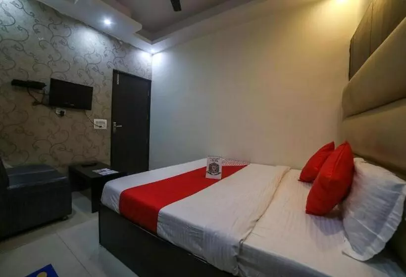 Oyo 19875 Hotel West Delhi Inn