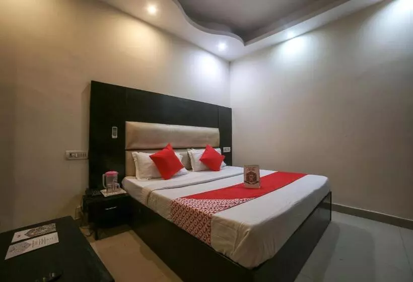 Oyo 19875 Hotel West Delhi Inn