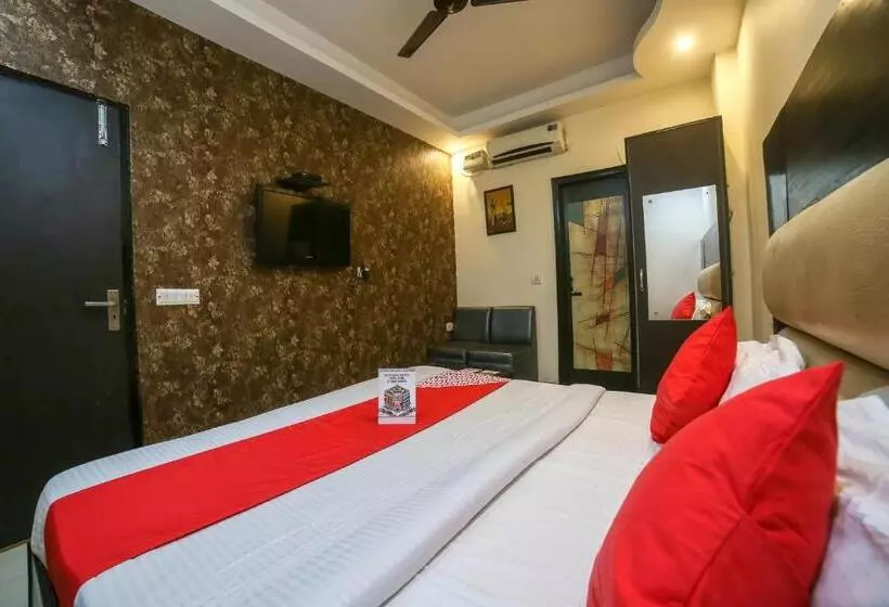 Oyo 19875 Hotel West Delhi Inn