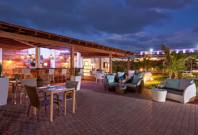 هتل Meliá Laguna Beach