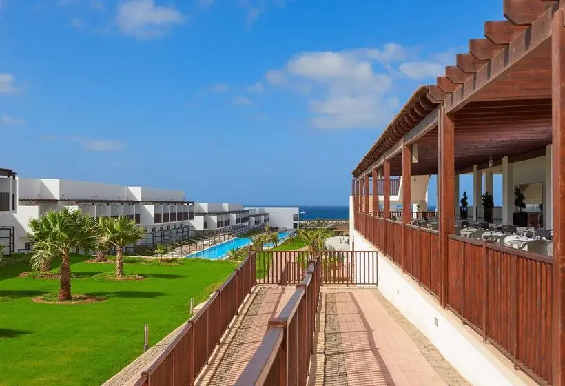 هتل Meliá Laguna Beach