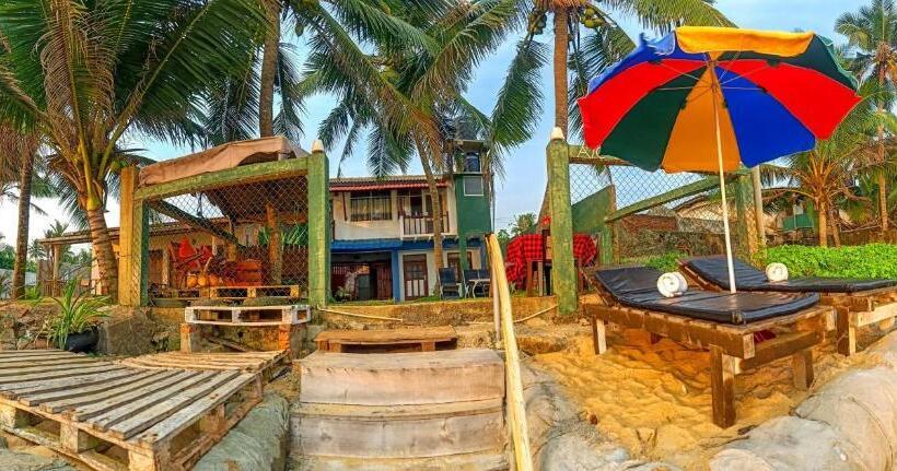 مبيت وإفطار Ayomal Beach Paradise