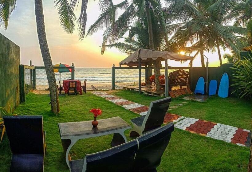 مبيت وإفطار Ayomal Beach Paradise