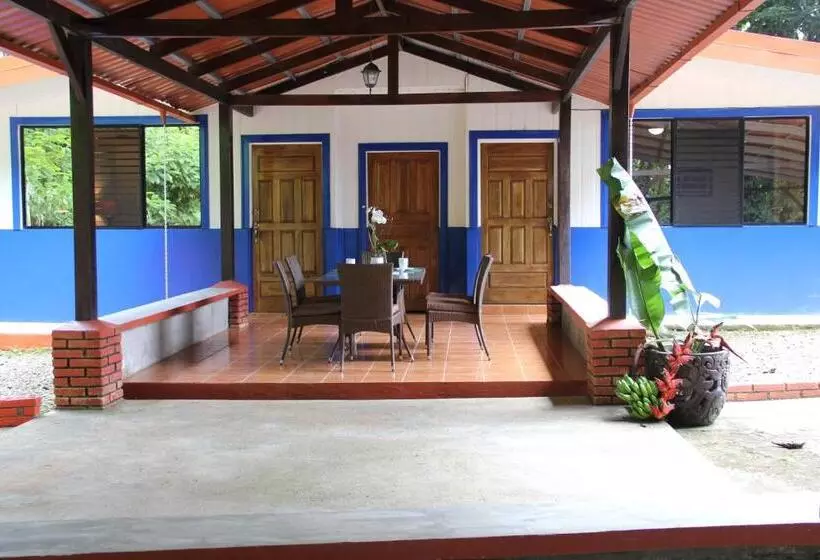 تختخواب و صبحانه Horquetas River Lodge