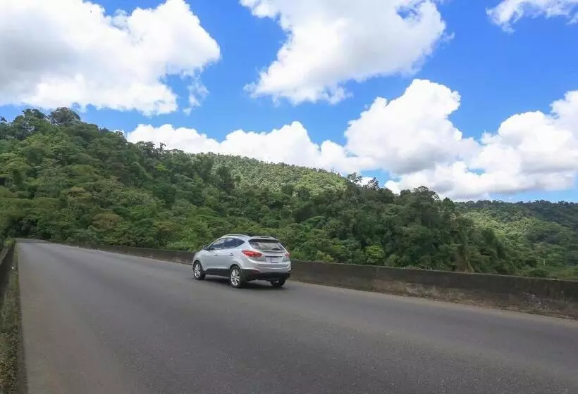 تختخواب و صبحانه Horquetas River Lodge