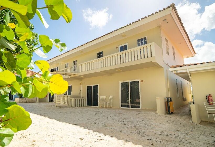 استراحتگاه Delynne Boutique