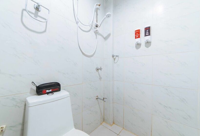 Pension Reddoorz Near Davao International Airport
