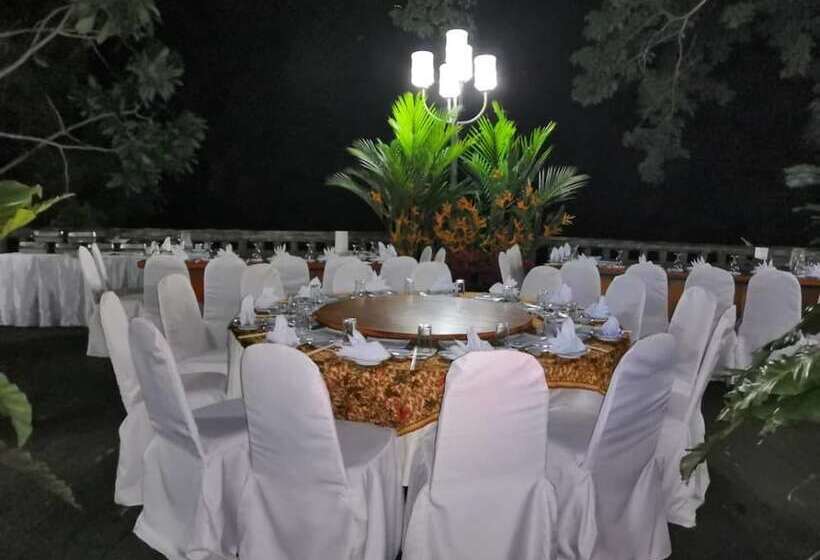 Balung River Eco Resort   Hostel