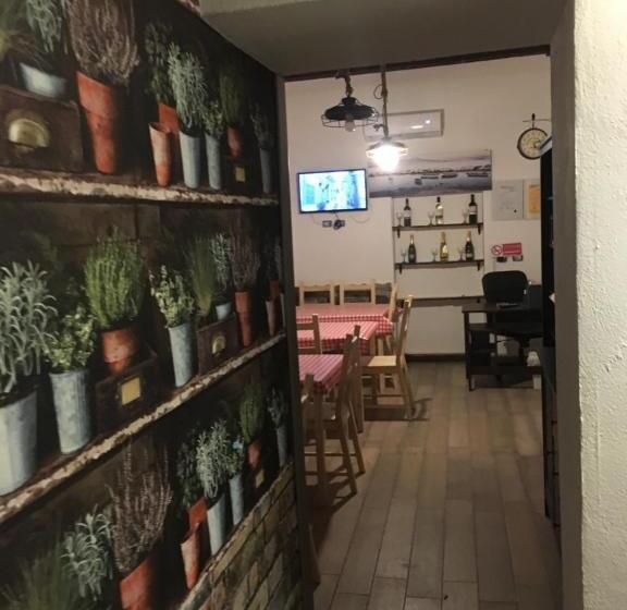 تختخواب و صبحانه Na Tazzulel E Cafe