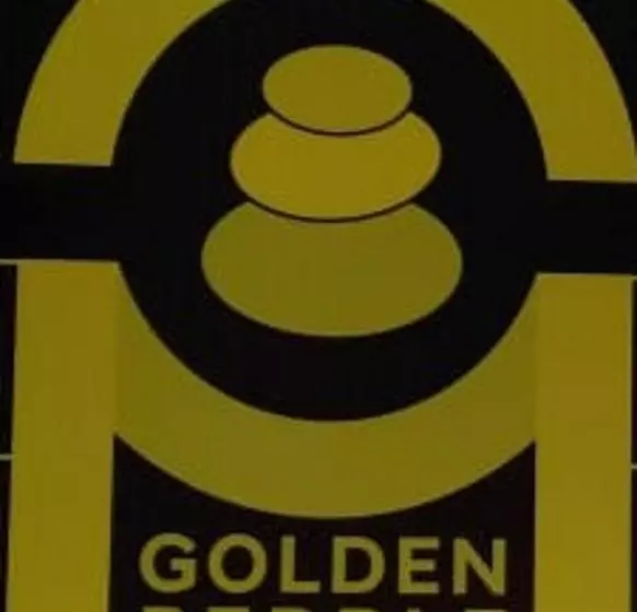 ホテル Golden Pebble