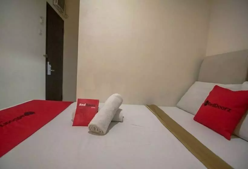 Hotelli Reddoorz Near Rs Husada