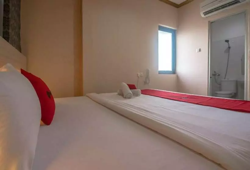 Hotelli Reddoorz Near Rs Husada