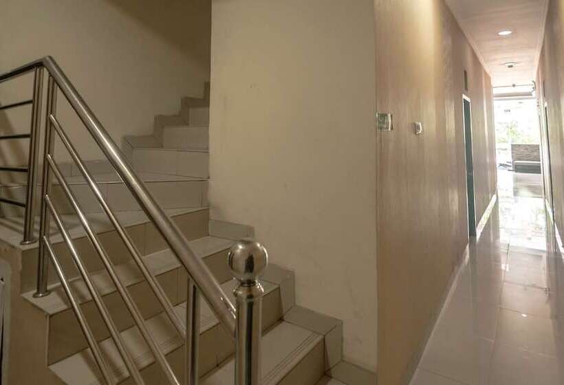 فندق Reddoorz Near Rs Husada