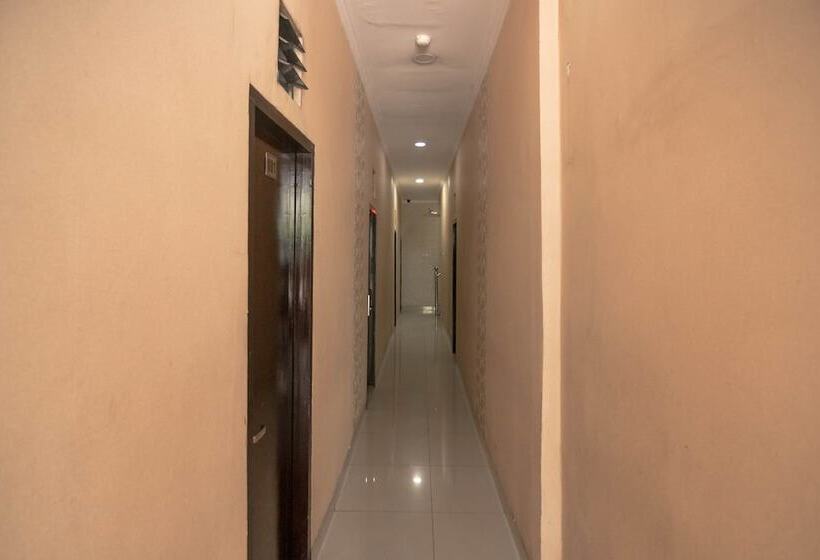 فندق Reddoorz Near Rs Husada