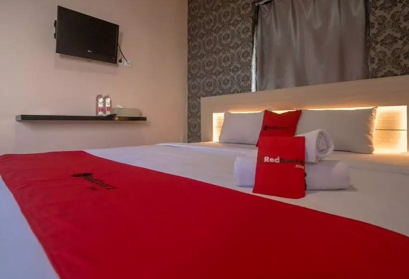 Hotelli Reddoorz Near Rs Husada