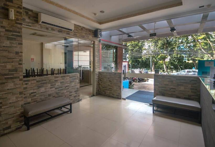 فندق Reddoorz Near Rs Husada