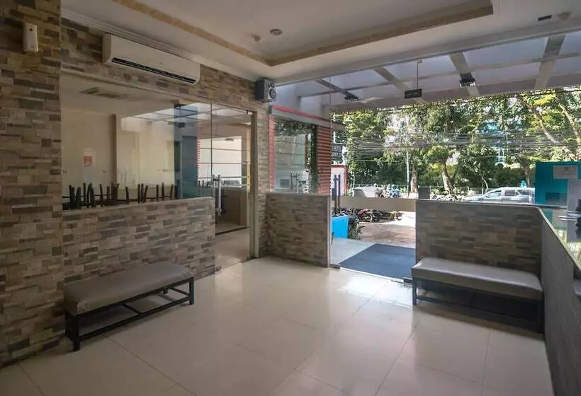 Hotelli Reddoorz Near Rs Husada