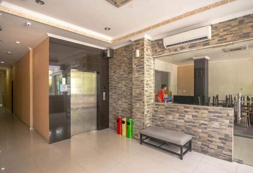 فندق Reddoorz Near Rs Husada