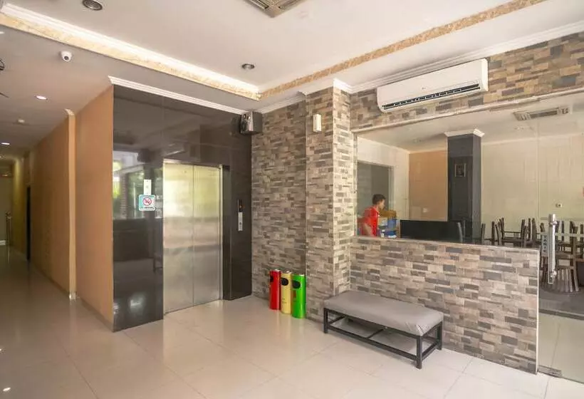 Hotelli Reddoorz Near Rs Husada