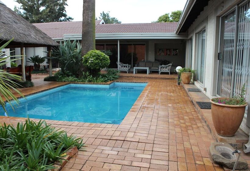 ペンション House And Heart Guest House