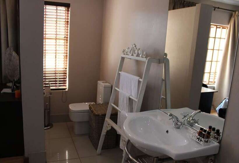 ペンション House And Heart Guest House