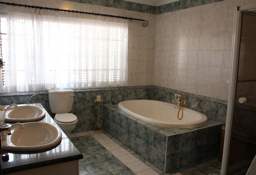 ペンション House And Heart Guest House