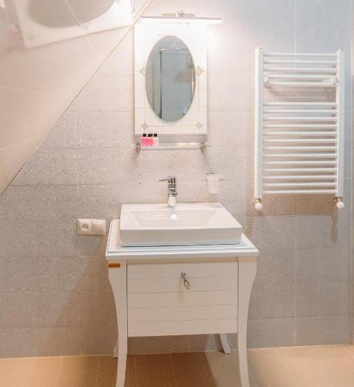 هتل Royal Bakuriani