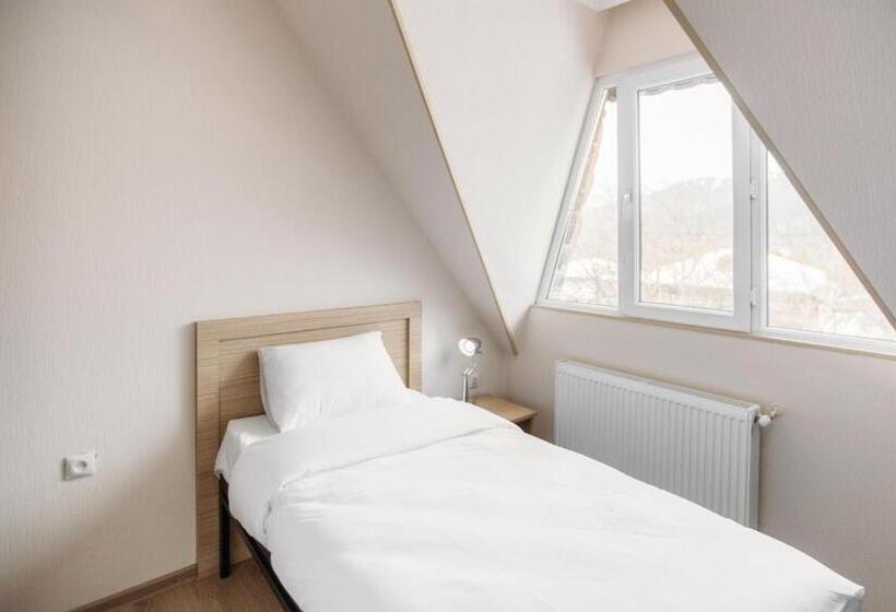 هتل Royal Bakuriani