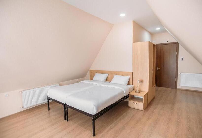 هتل Royal Bakuriani