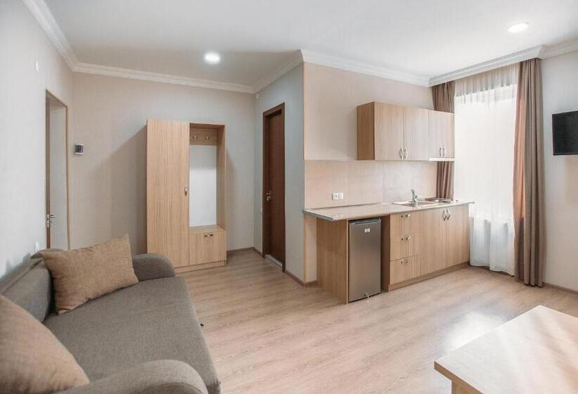 هتل Royal Bakuriani