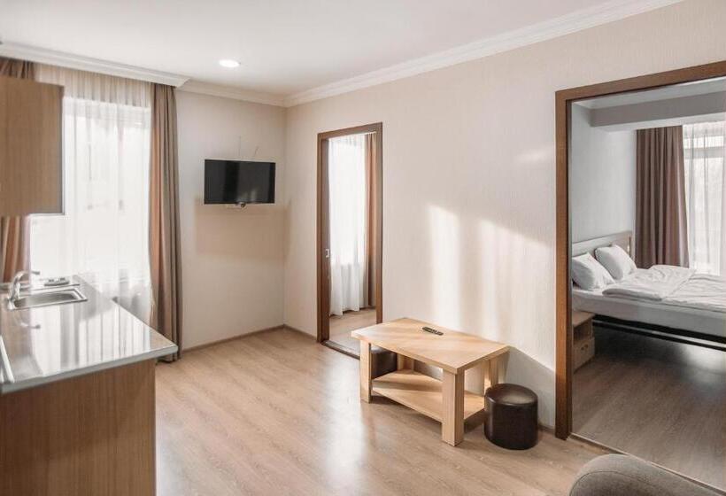 هتل Royal Bakuriani