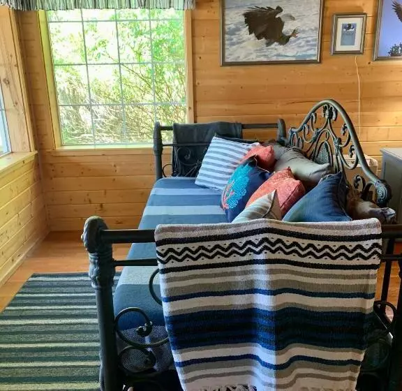 Retkeilymaja Clam Gulch Lodge