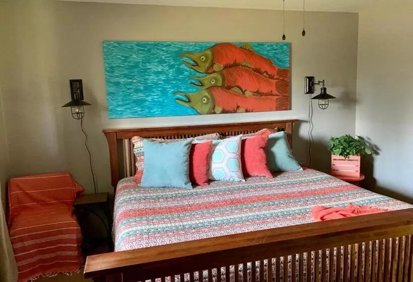 Retkeilymaja Clam Gulch Lodge