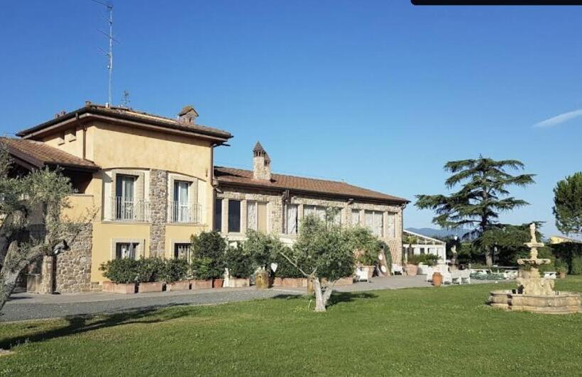 هتل Agriturismo La Rugea Le Spighe