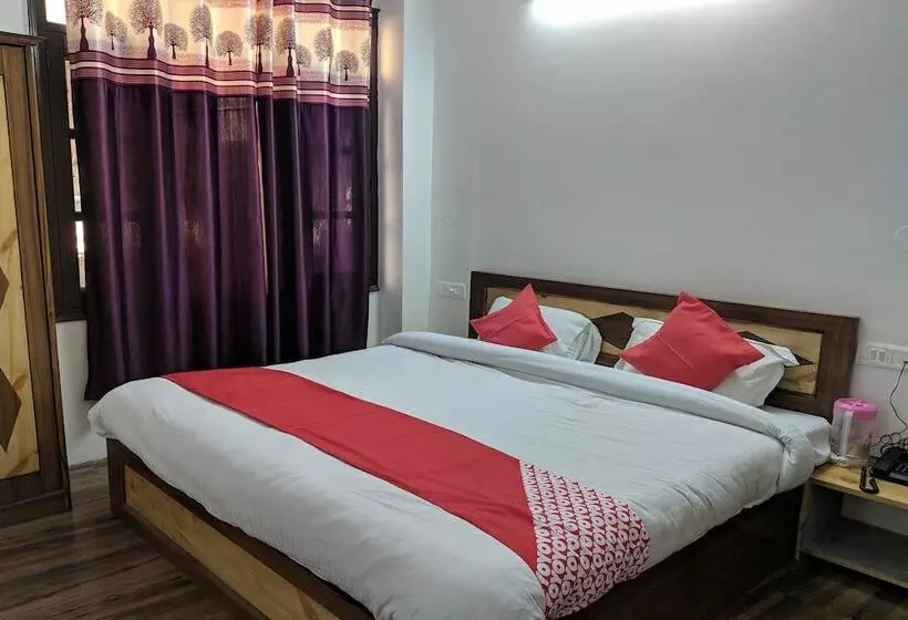 ホテル Oyo 24660 Mahasu Villa