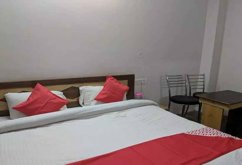 ホテル Oyo 24660 Mahasu Villa