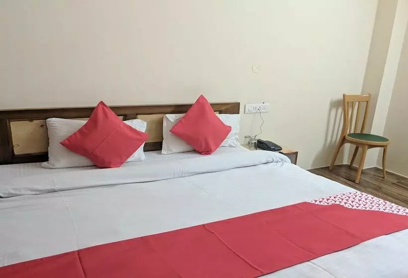 ホテル Oyo 24660 Mahasu Villa