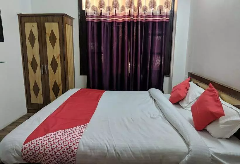 ホテル Oyo 24660 Mahasu Villa
