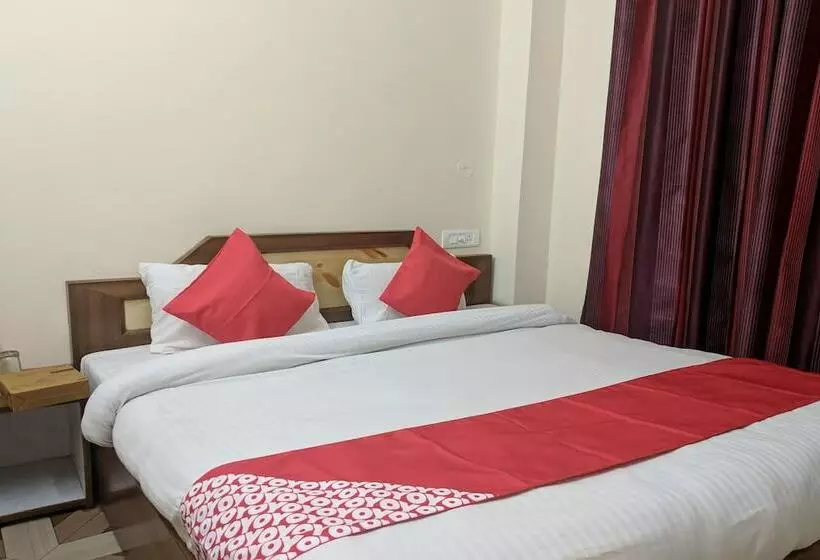 ホテル Oyo 24660 Mahasu Villa