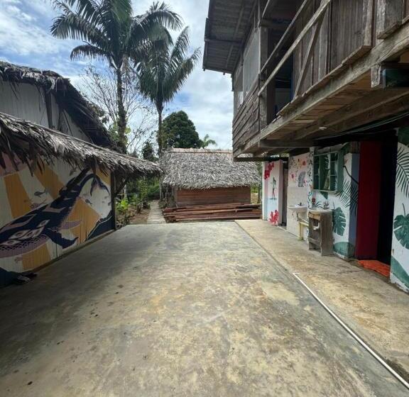 پانسیون Surf House Estilo Libre