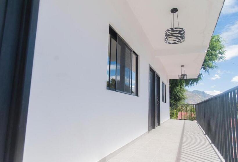 هاستل Zoola Resort San Pedro La Laguna