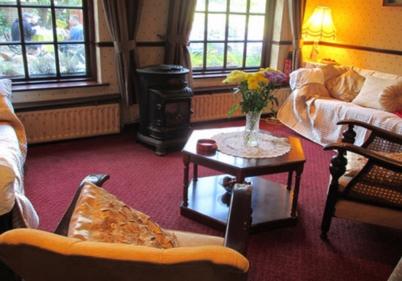 住宿加早餐  Pond House